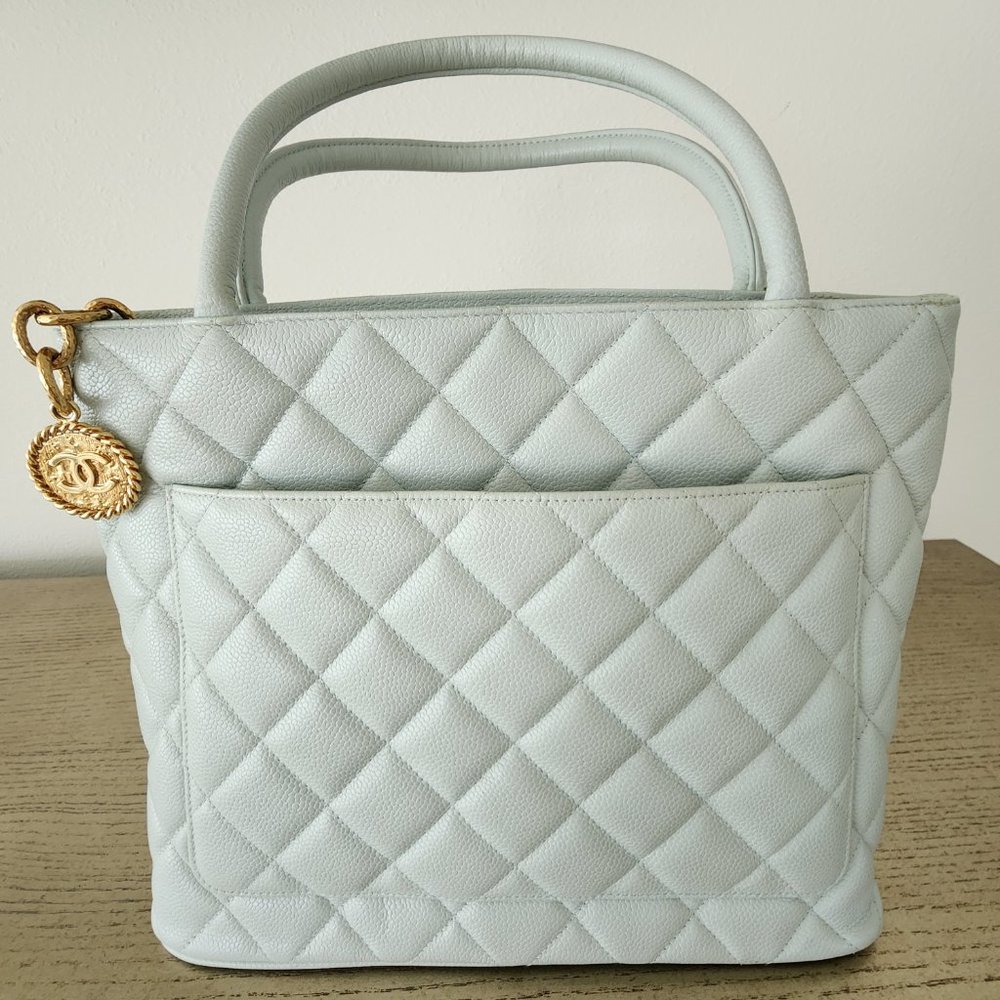 Chanel Medallion tote - Picture 7 of 10